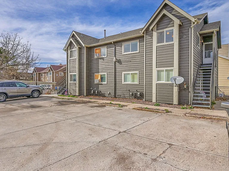 1051 Mazatlan Cir #D — Photo 28