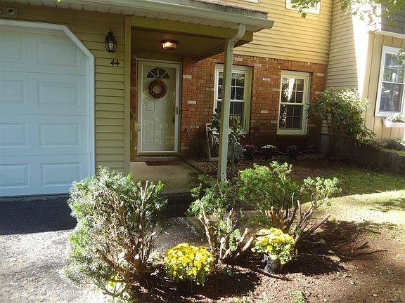 2nd image of 44 Barkwood Ln