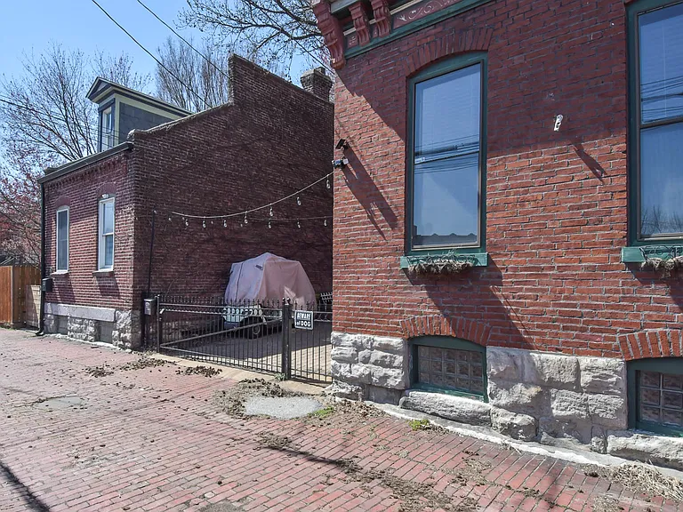 2350 S 10th St #R — Photo 35