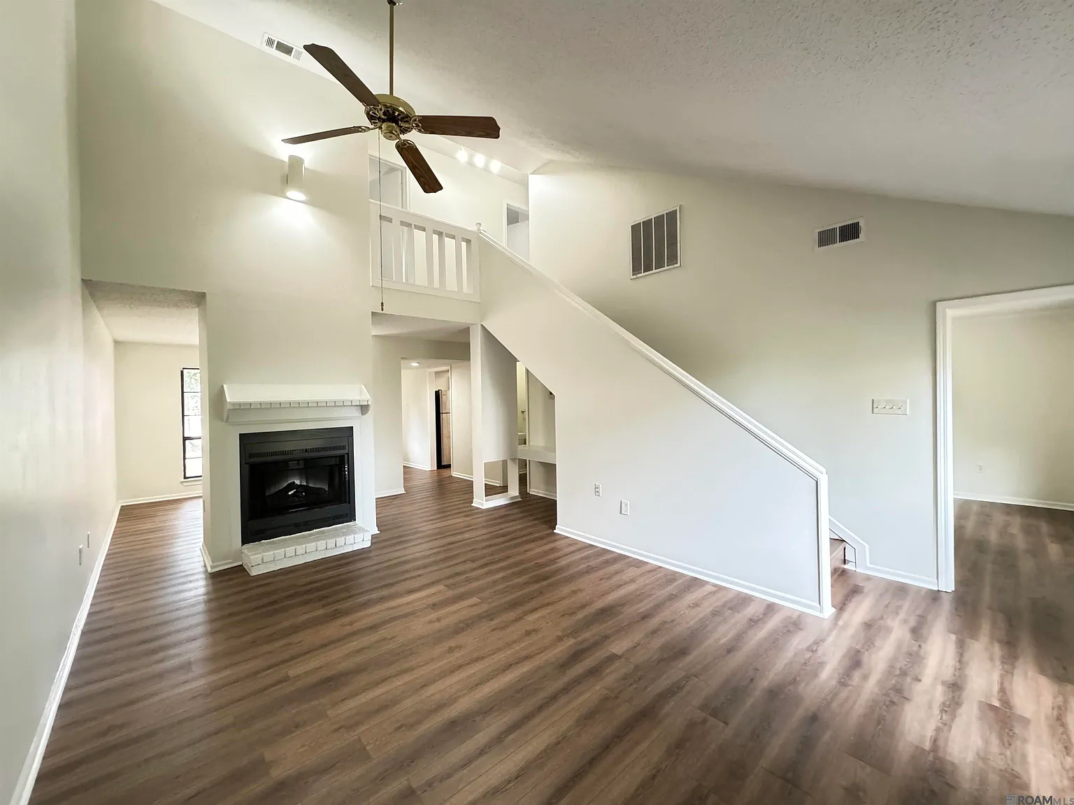 3 bed, 1452 sqft, $1,750 — Photo 2