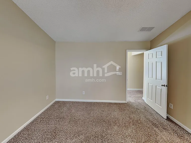 2523 Davenham Ln — Photo 9