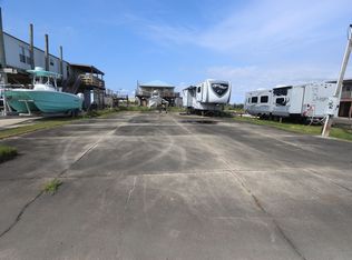 197 Catherine Ln, Grand Isle, LA 70358