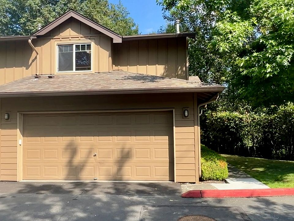 Beautiful 3 bed 2.5 Townhome