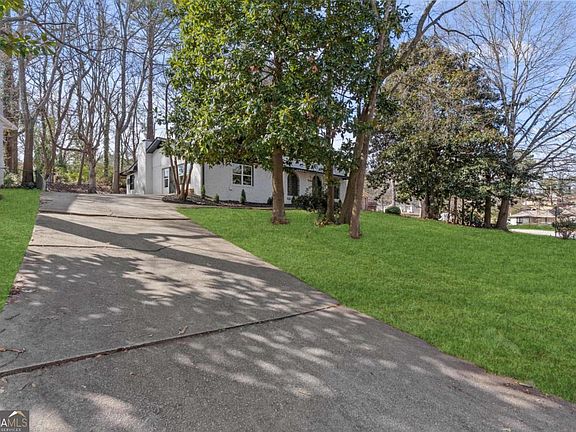 3rd image of 2219 Riverbrook Rd