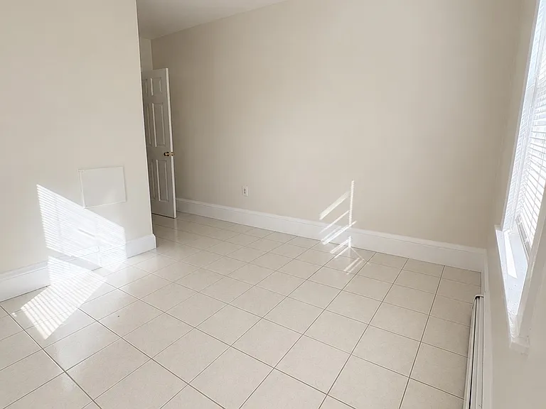 8 Hammond St #1 — Photo 11
