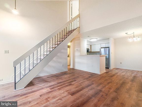 4th image of 6908 Mary Caroline Cir Unit L