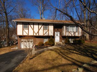 9 John St, Lake Hopatcong, NJ 07849