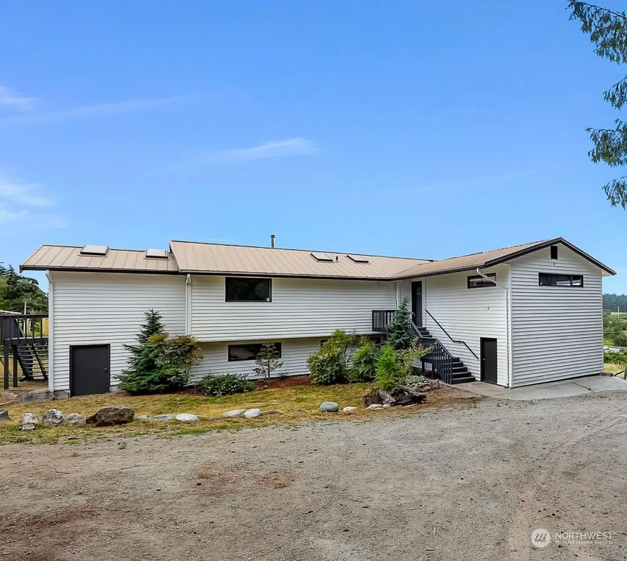 777 NE Camano Drive photo 1