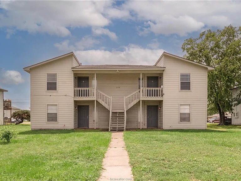 706 Wellesley Ct #C — Photo 16