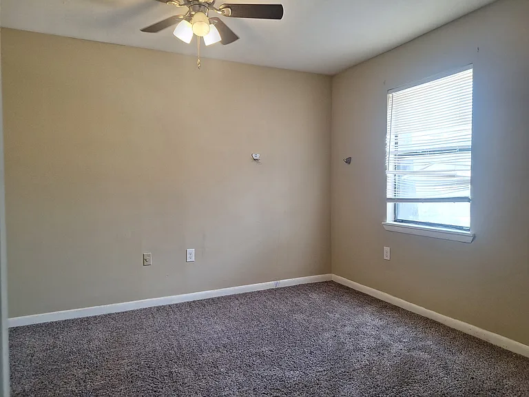 49 Hillcrest Dr #4 — Photo 5