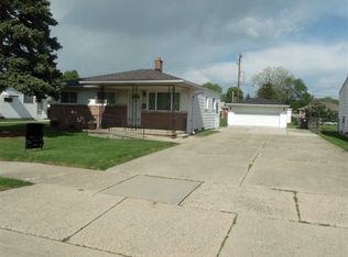 27316 Floral St, Roseville, MI
