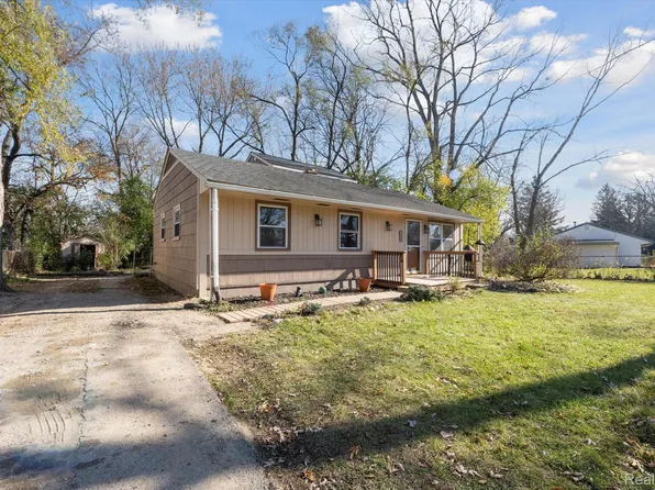 2481 Pinecrest Ave, Ann Arbor, MI 48104