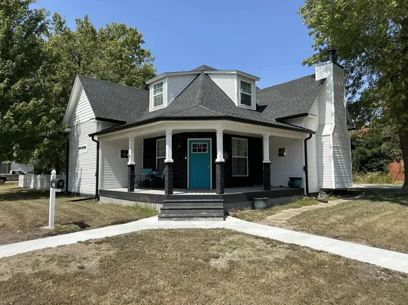 300 W Daugherty Street, Carterville, MO 64835