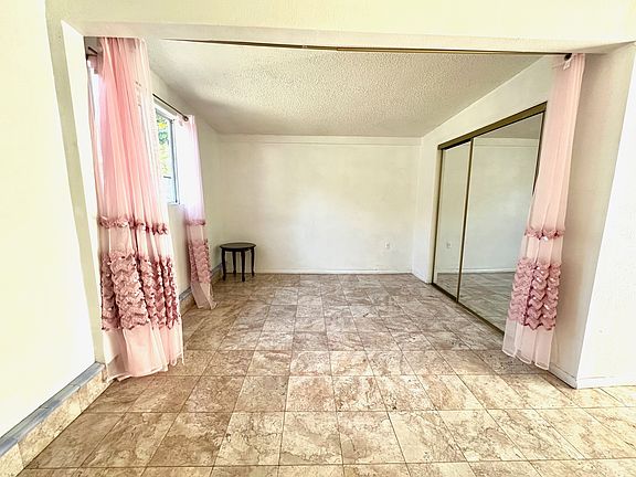 4th image of 6636 Camellia Ave #3