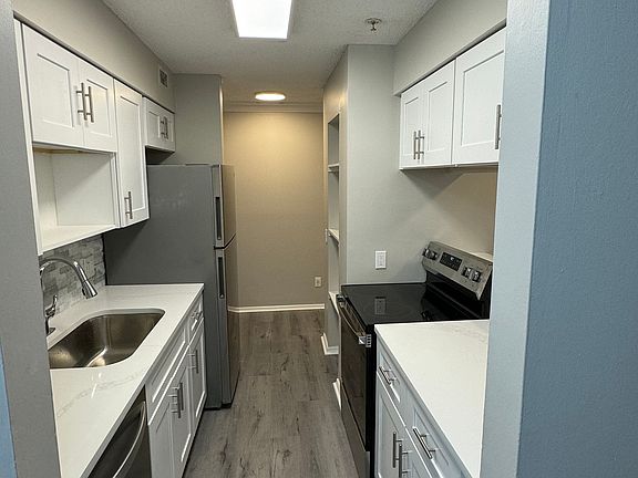 3rd image of 2305 N Congress Ave APT 22