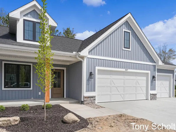 5157 Blendon Wds Ct #15, Hudsonville, MI 49426