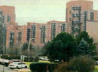 316 Harmon Cove Tower, Secaucus, NJ 07094