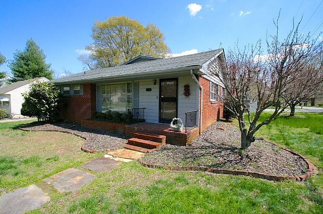 1st image of 612 Stimpson Dr