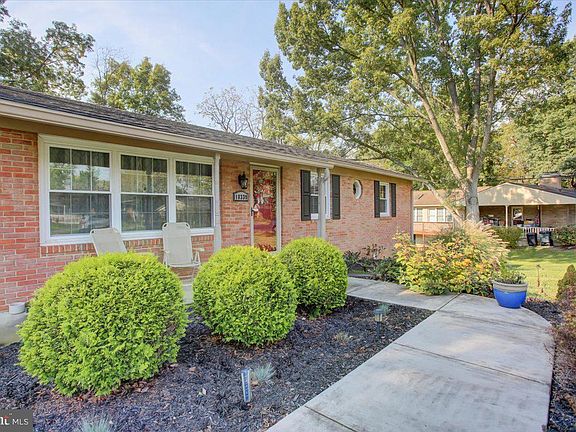 4th image of 18339 Woodside Dr