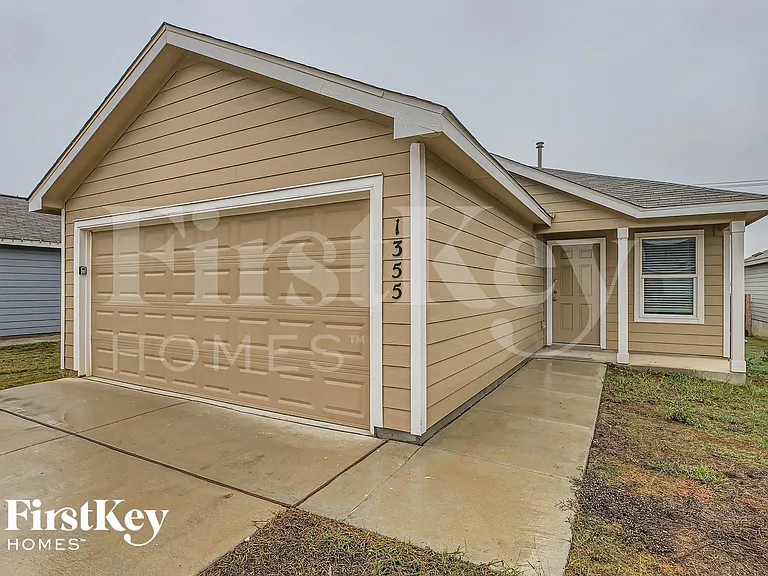 1335 White Willow — Photo 4