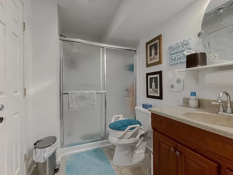 109 Discovery Ct — Photo 6