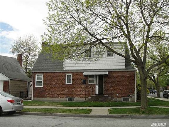 3rd image of 23914 Hillside Ave
