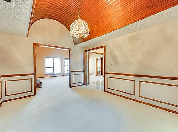 5th image of 3622 Oakmont Dr