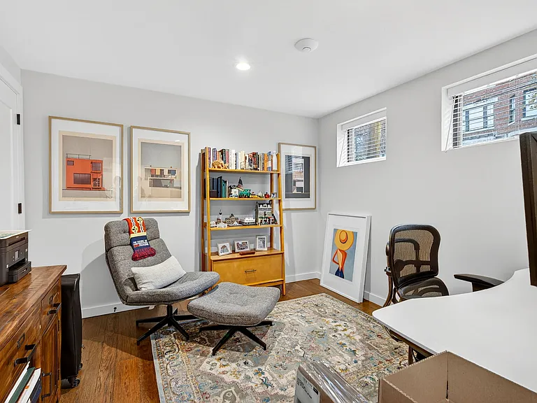 215 N Sarah St #7 — Photo 32