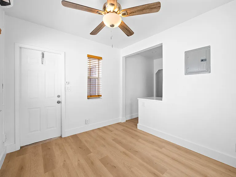 412 SE 16th St #6A — Photo 5