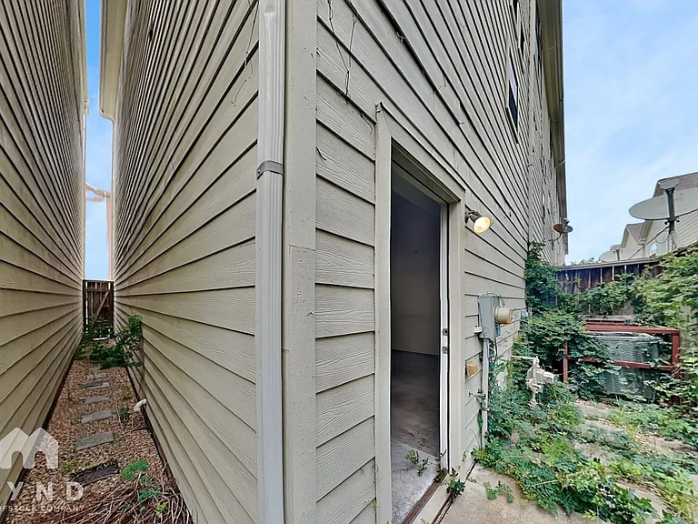 648 Westcross St #805 — Photo 14