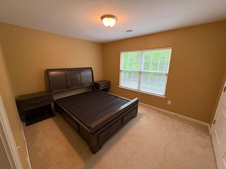 814 Royal Oaks Dr — Photo 3