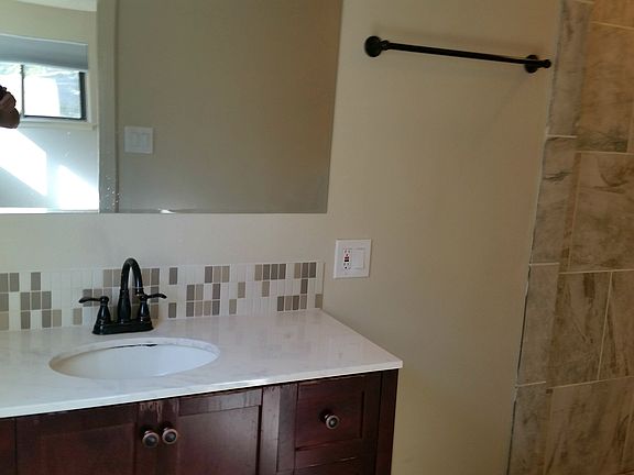 4th image of 4316 Wedgmont Cir S