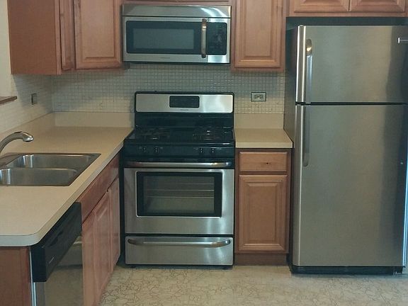 3rd image of 6460 N Central Ave APT 3