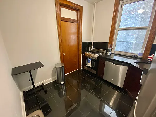 Rented by J PRESTON AND ASSOCIATES INC | media 22