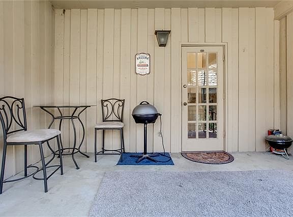5th image of 4312 Bellaire Dr S APT 219