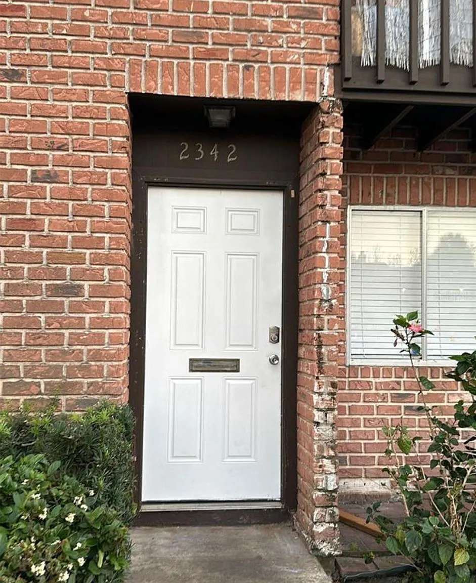 2 bed, 1.5 bath, $1,300 — Photo 1