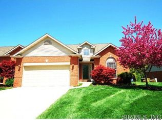 1909 Hawksbill Dr, Belleville, IL 62223