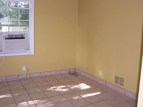 2nd image of 6218 S 32nd St