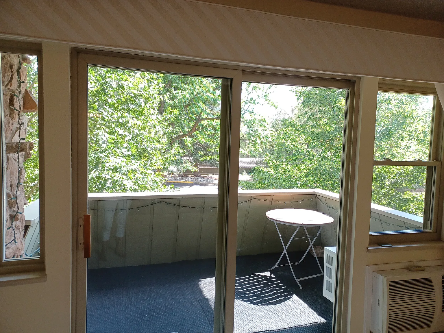 2 bed, 1.5 bath, 958 sqft, $1,950 — Photo 2