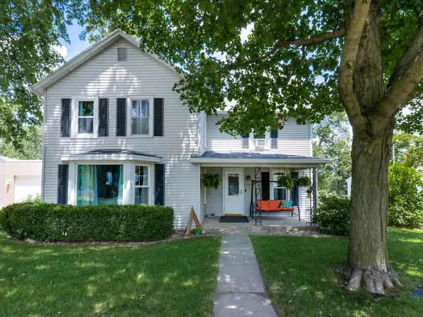 404 E North St, Danvers, IL 61732