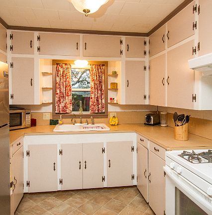 5th image of 600 W Saint Mary St