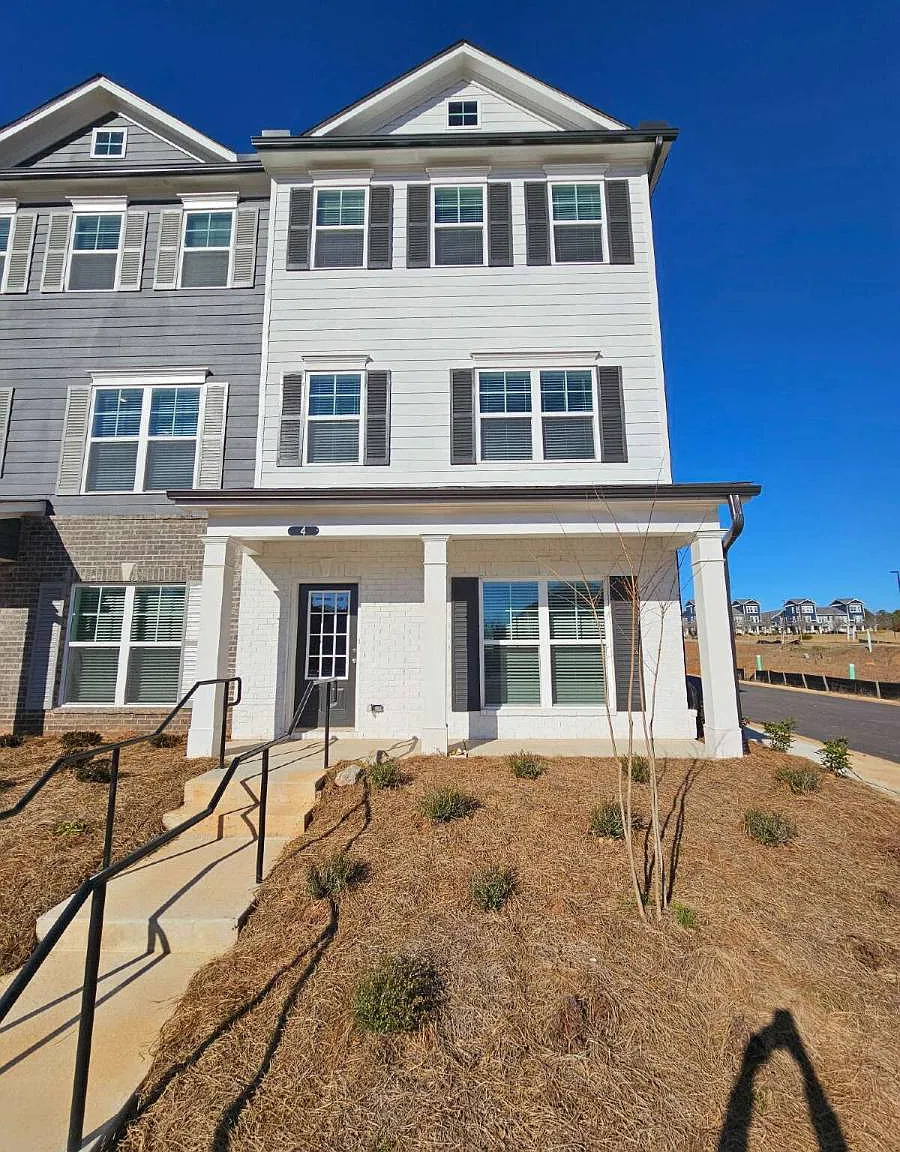 4 Silver Lane in Newnan, GA 30265 — Photo 1