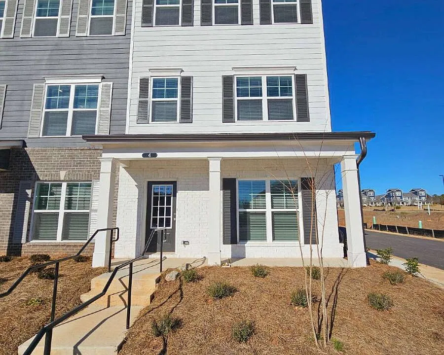 4 Silver Ln