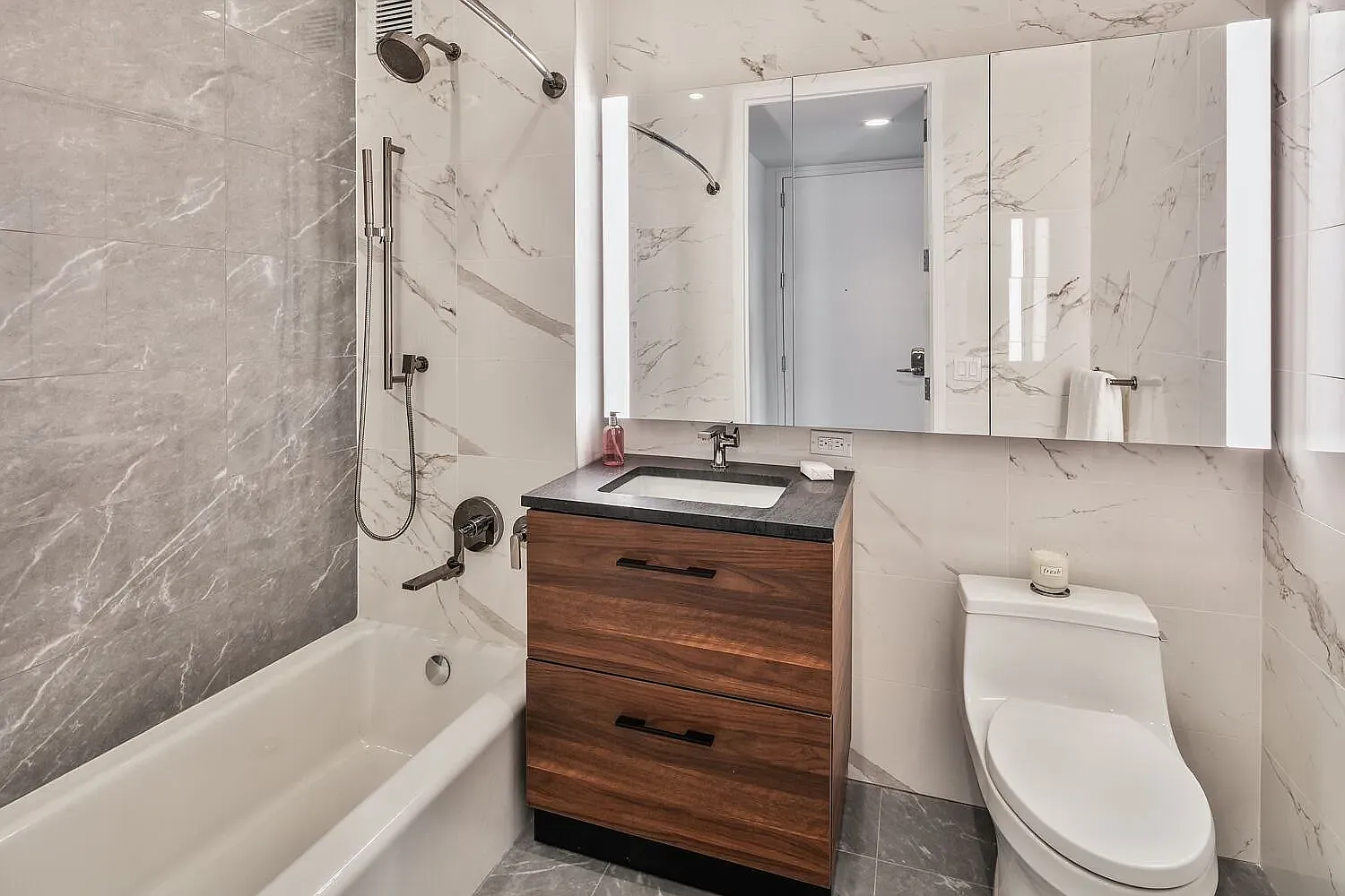 515 West 36th Street — Photo 3