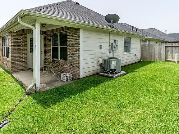 4th image of 15827 Pleasant Green Cir