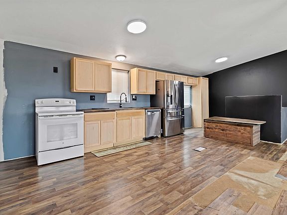 5th image of 5827 E Little Basin Rd