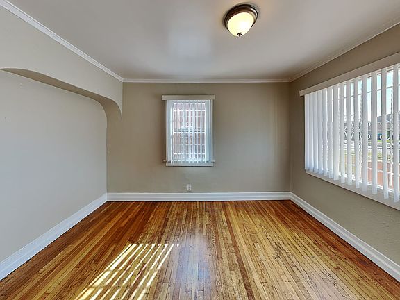 4th image of 837 W 107th St