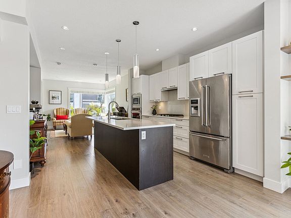 3rd image of 16337 23a Ave #36