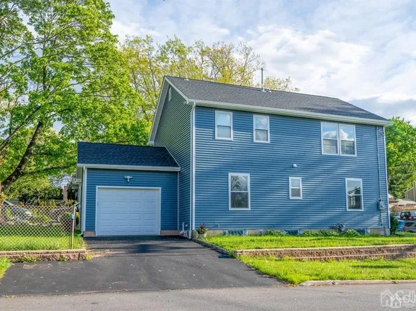 99 Duclos Ln, Edison, NJ 08817
