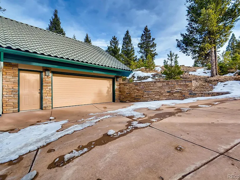 3883 Mountainside Trl — Photo 35